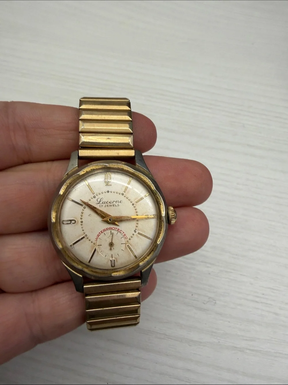Vintage Lucerne 17 Jewel Gold-Tone Wristwatch with White Dial